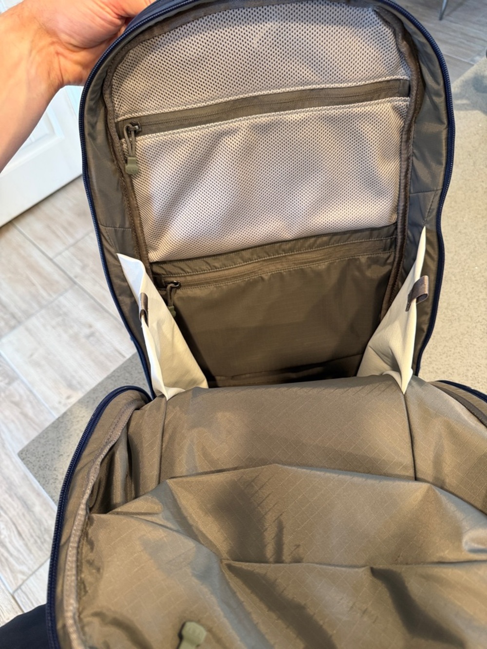Yeti Crossroads 27L backpack (New) - Picture 3 of 7